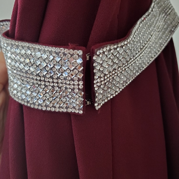 Burgundy long bridesmaids gown dress with train - Picture 7 of 8